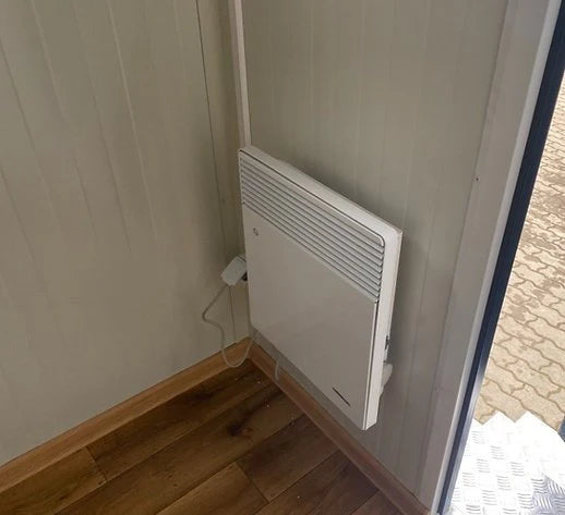 Cabine de toilettes avec double cabine