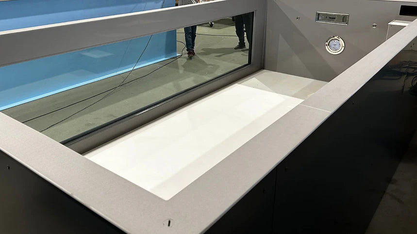Piscine en polypropylène de 6,5 m x 2,5 m avec une fenêtre de 4 m