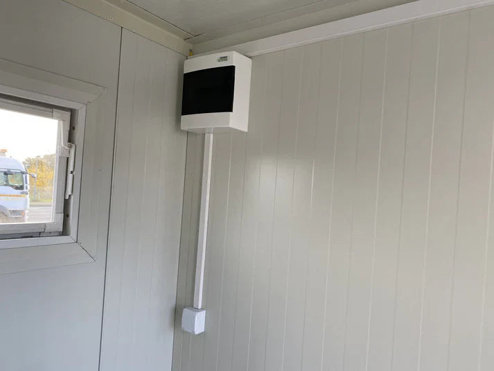 Double conteneur sanitaire avec dépôt de déchets