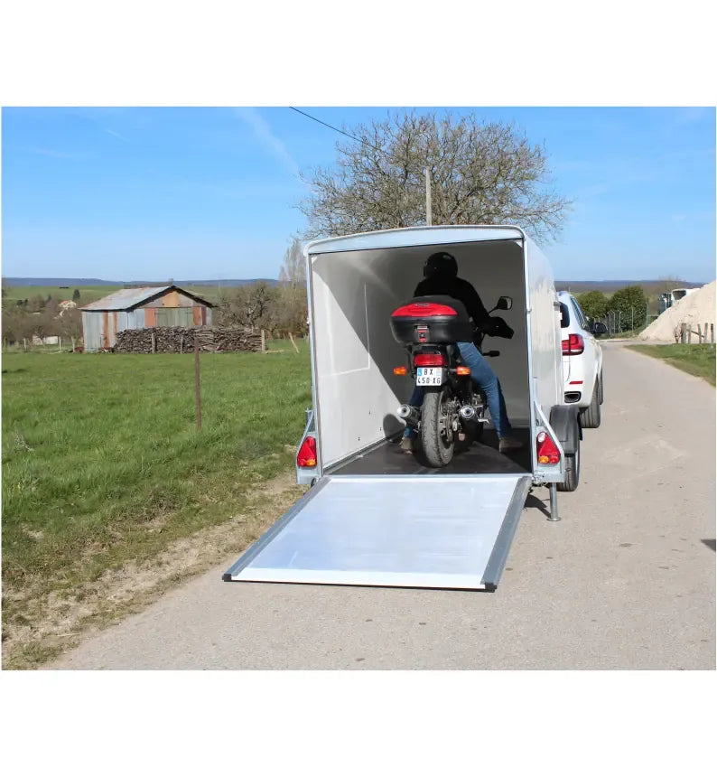 Remorque cargo Pullman Debon 1300 avec suspension et porte latérale